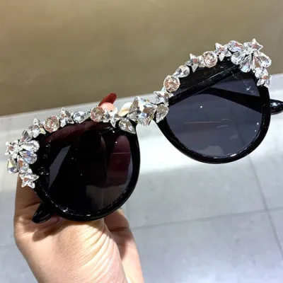Delicate Rhinestone Decor Cat-Eye Frame Sunglasses