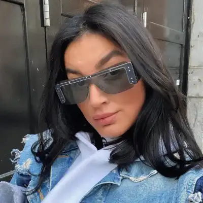Unique One-piece Shape Design Sunglasses