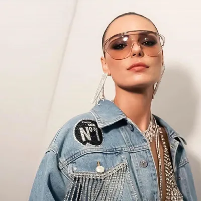 Unique One-piece Curved Temple Sunglasses