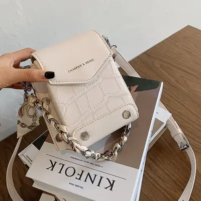 Women Fashion Metal Chain Solid Color Crossbody Bag