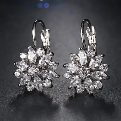 Women Fashion Flower Shape Zircon Decorate Earrings