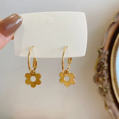 Women Temperament Flower Shape Design Earrings