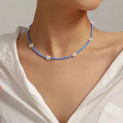 Women Creative Manual Beaded Daisy Necklaces