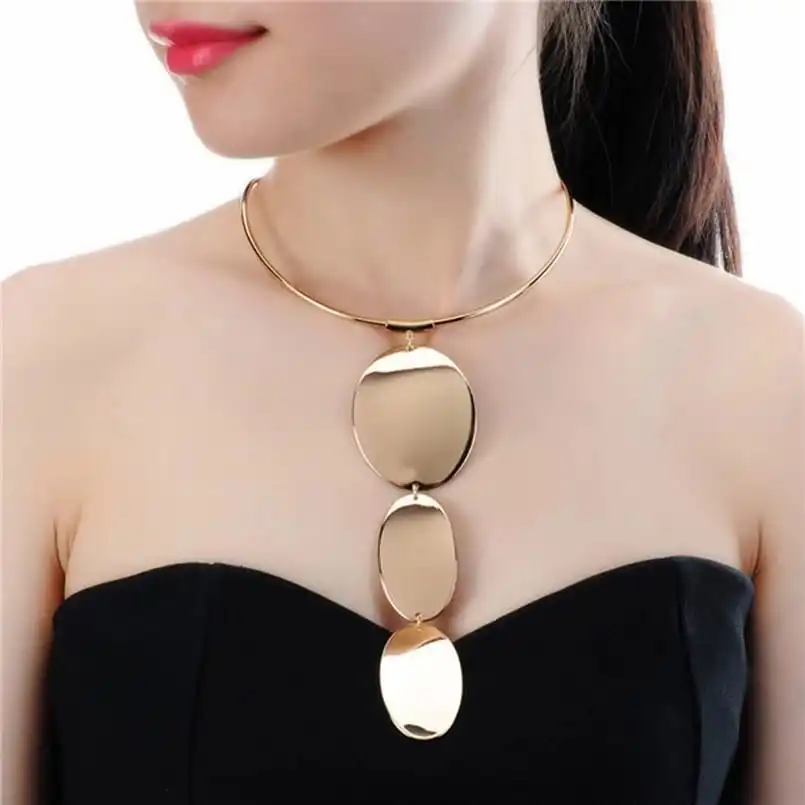 Women Exaggerated Necklace And Earrings Set