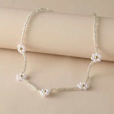 Cute Pearl Flower Decoration Beaded Design Choker Necklace