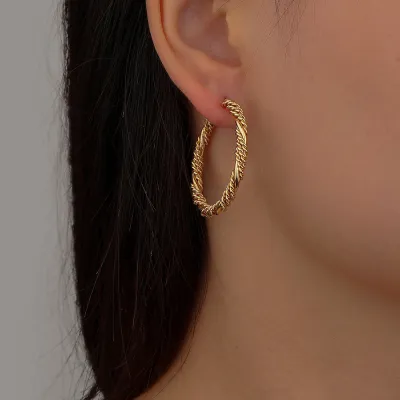 Simple C-shaped Twisted Design Alloy Stud Earrings