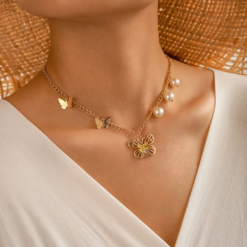 Temperament Butterfly Pearl Decoration Hollow Design Alloy Necklace
