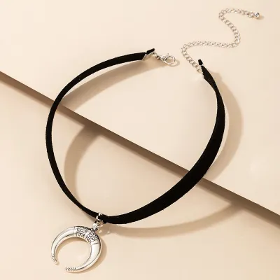 Simple Vintage Moon Pendant Design Choker Necklace