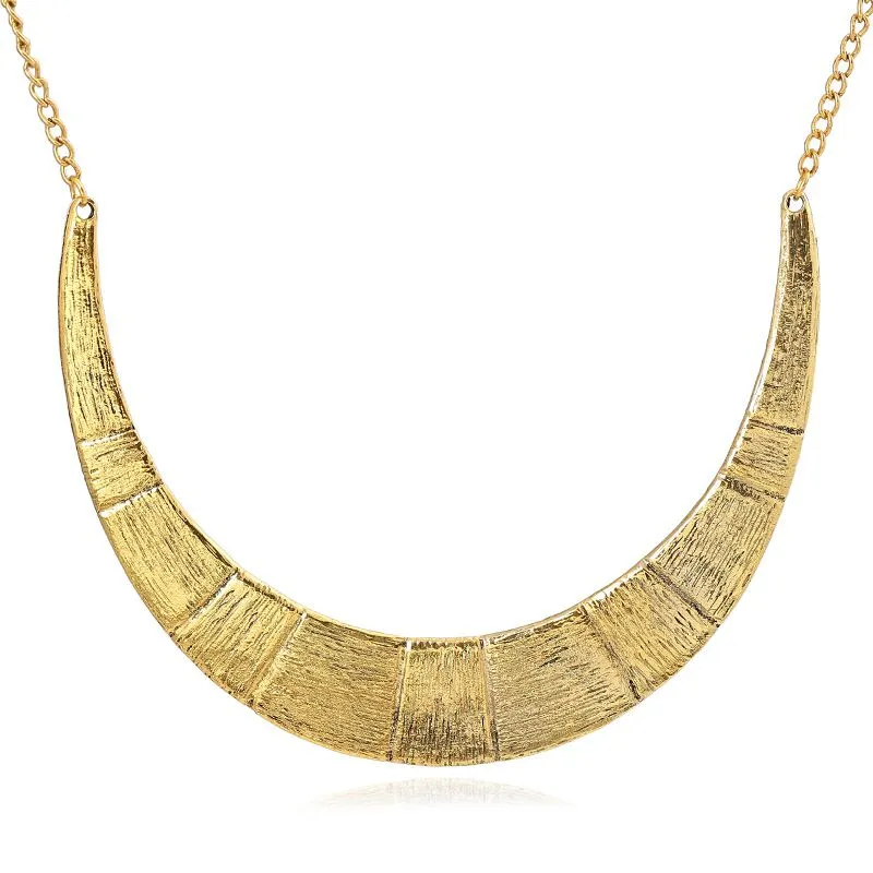 Vintage Women Punk Style Alloy Moon Shape Pendant Necklace