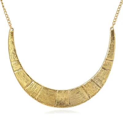 Vintage Women Punk Style Alloy Moon Shape Pendant Necklace