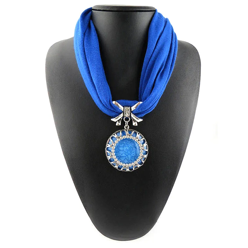 Women Wholesale Hollow Pattern Round  Stone Pendant Polyester Scarf Necklace
