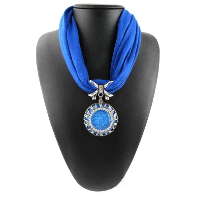Women Wholesale Hollow Pattern Round Stone Pendant Polyester Scarf Necklace