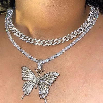 Exaggerated Butterfly Shape Pendant Rhinestone Decorative Alloy Multilayer Necklace