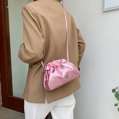 Women Casual Crease Design Solid Color Drawstring Crossbody Bag