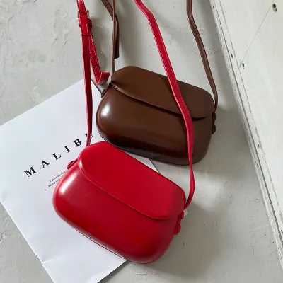 Women Vintage Clamshell Design Solid Color Crossbody Bag
