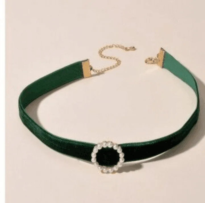 Women Classic Imitation Pearl Decoration Velvet Choker Necklace