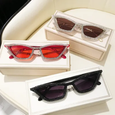 Women Exaggerated Rhinestone Decoration Cat Eye Shaped Frame Sunglasses