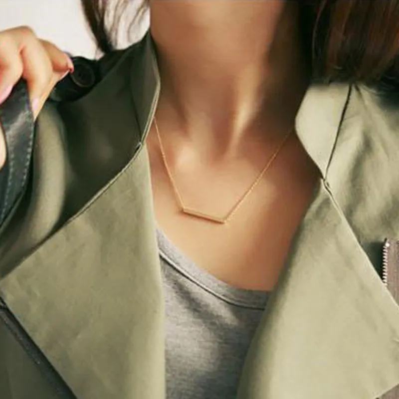 Simple Alloy Pendant Design Choker Necklace