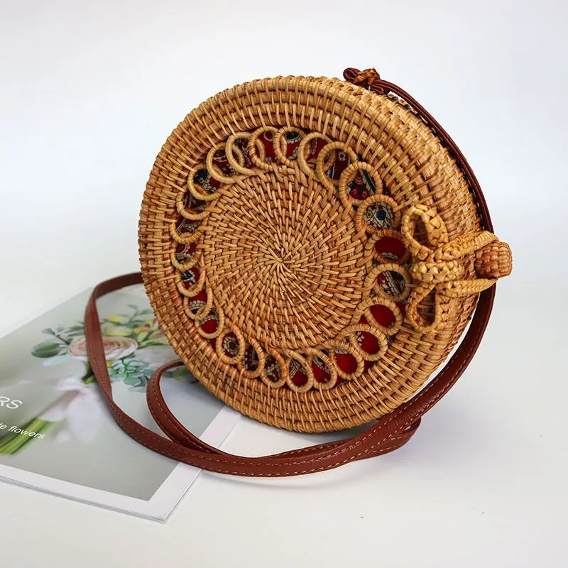 Retro Woven Rattan Hollow Crossbody Bag