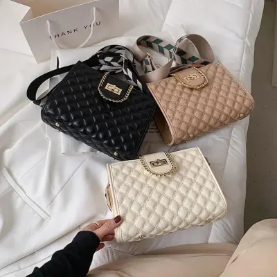 Women Edgy Diamond Grid Adjustable PU Crossbody Shoulder Bag